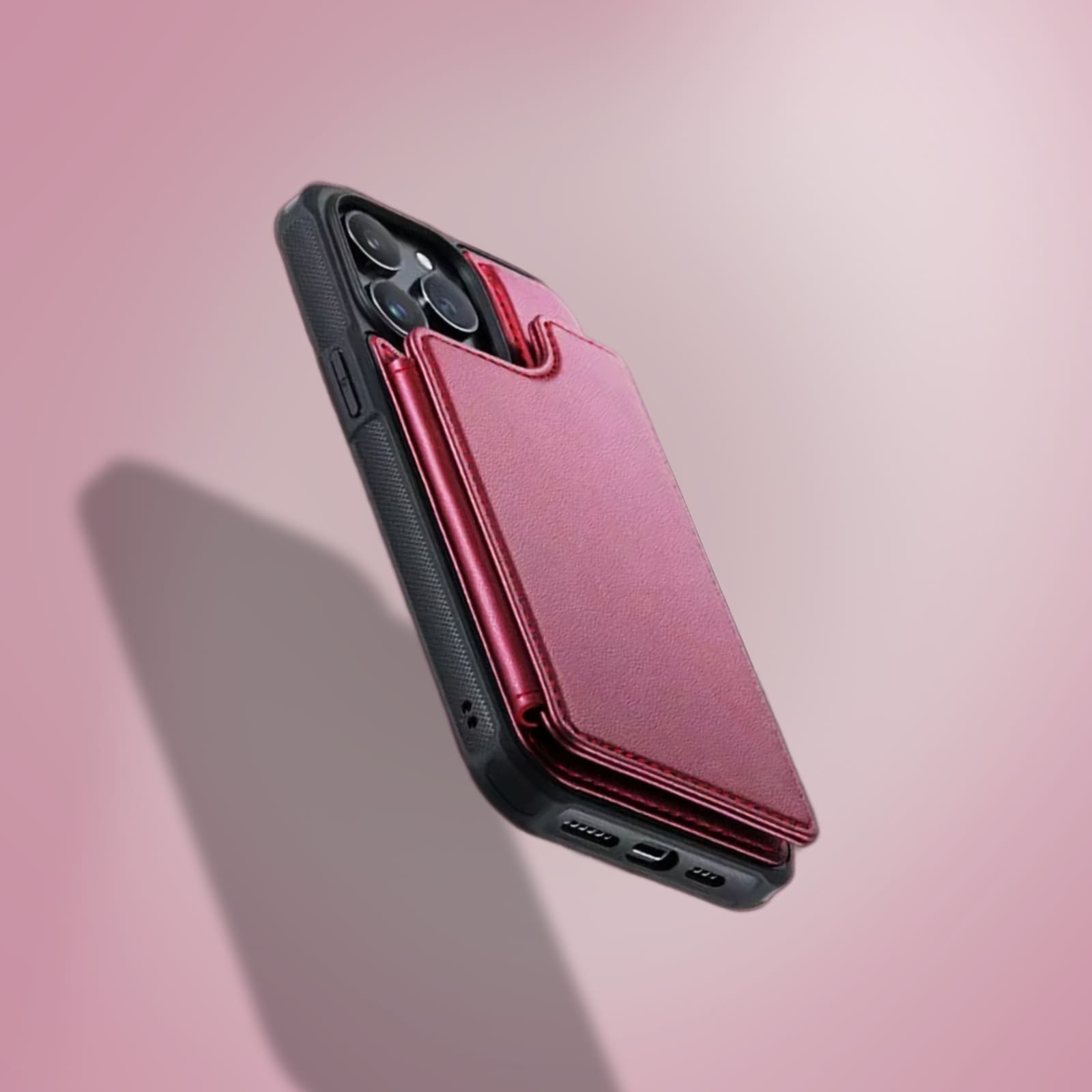 alt="Housse pour iphone en cuir rose haute qualité durable anti-choc porte cartes ideal pour vos deplacements"