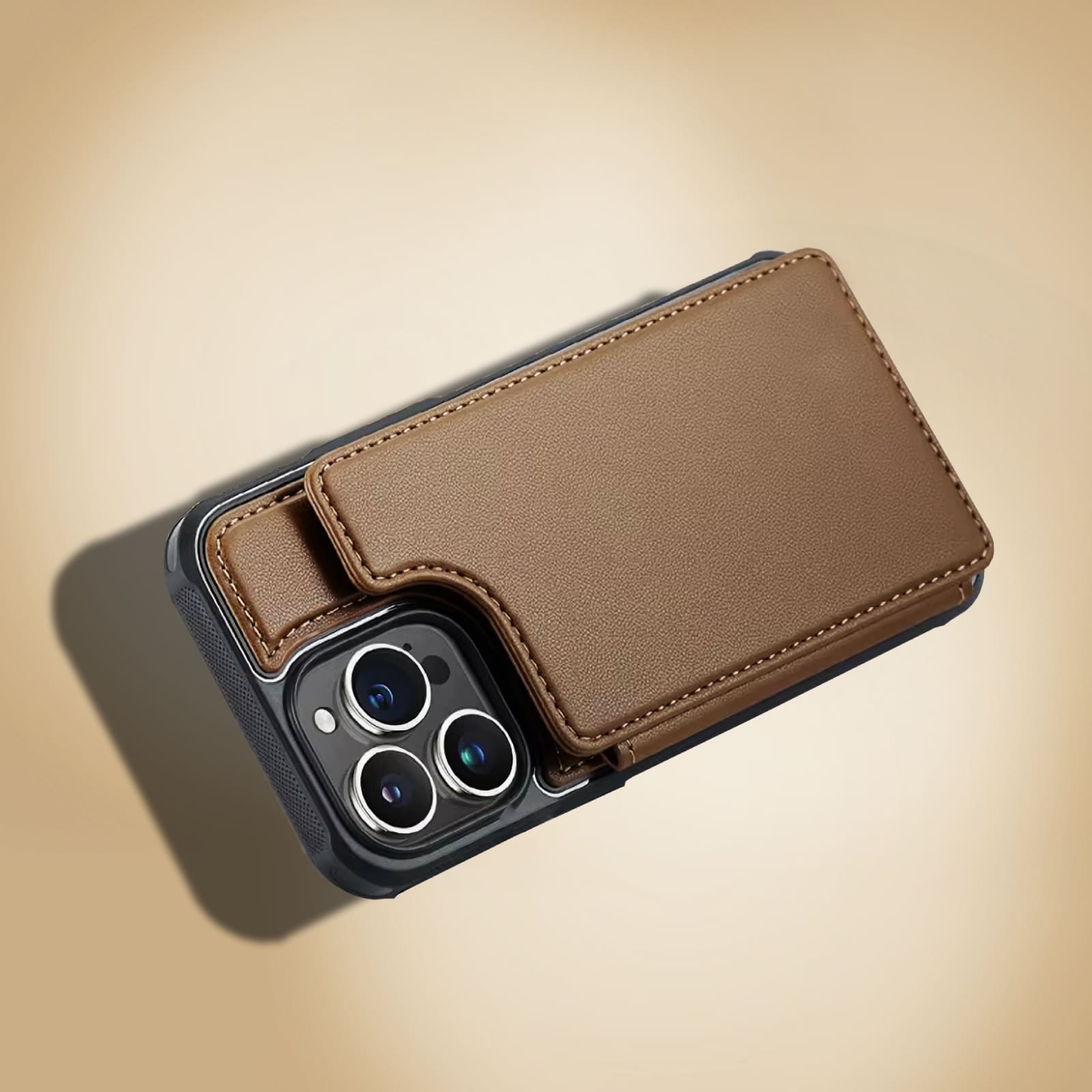 Alt="housse éléphone pour iphone en cuir marron premium avec portefeuille multi-cartes sécurisé"