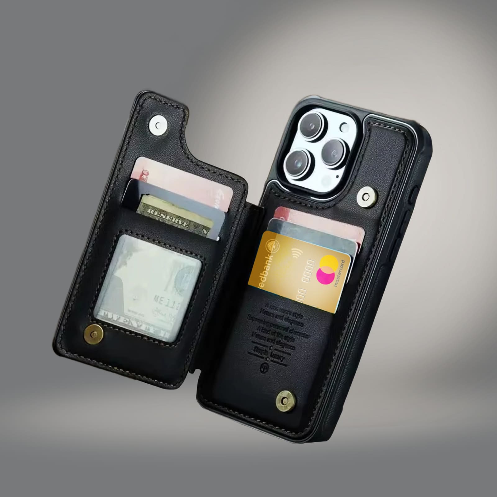 alt="etui portefeuille iphone noir multicartes espace de rangement fermeture magnetique texture douce et durable"